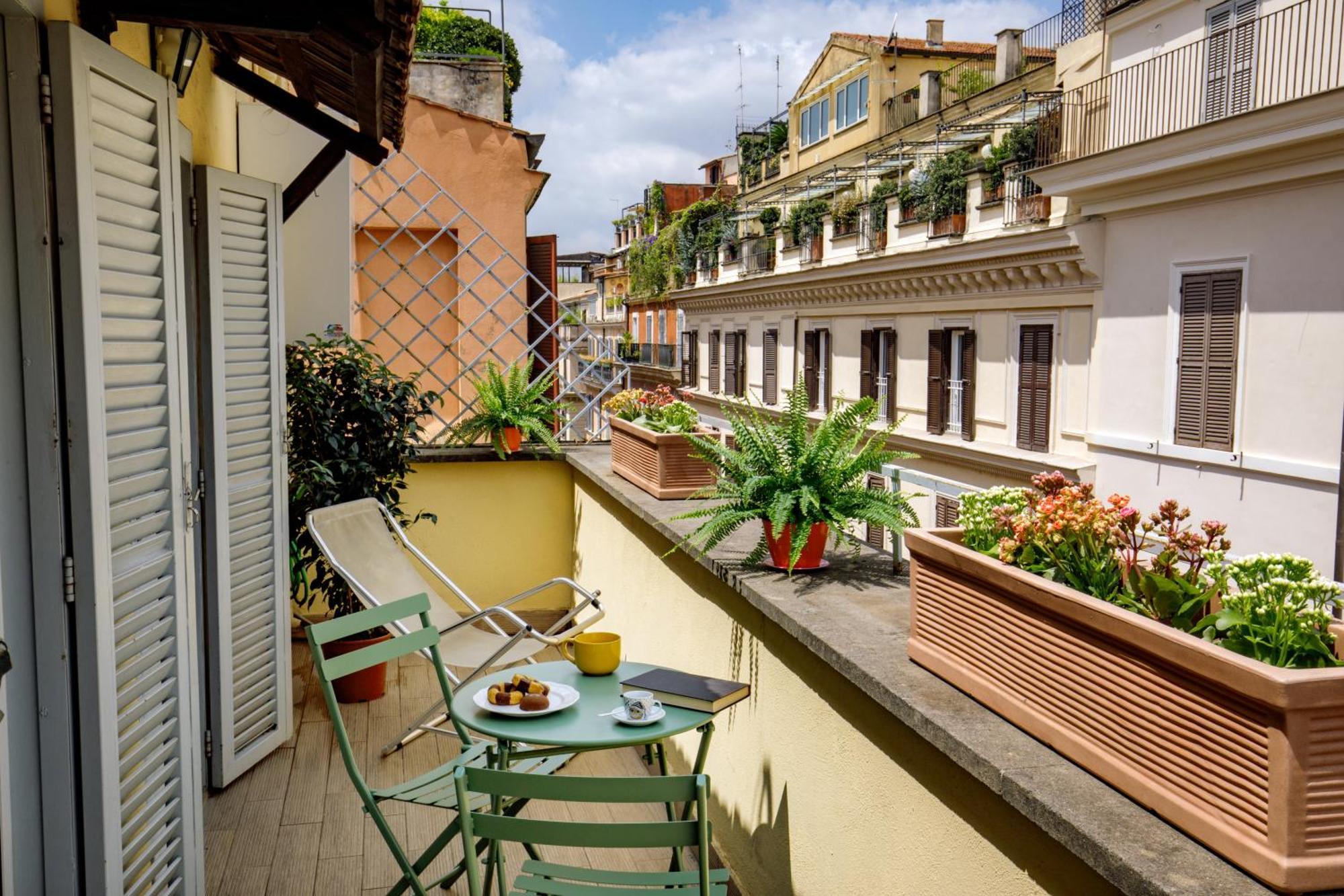 The Right Place 4u Mario De Fiori * Rome
